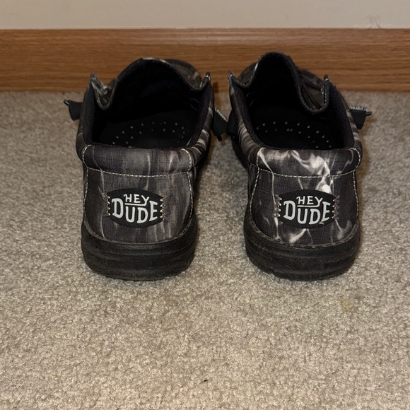 Men’s Hey Dude Charcoal and White Marble Loafers - Picture 3 of 6